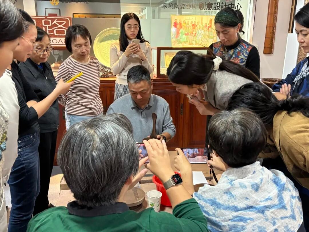 促进身心健康与人文素养融合发展